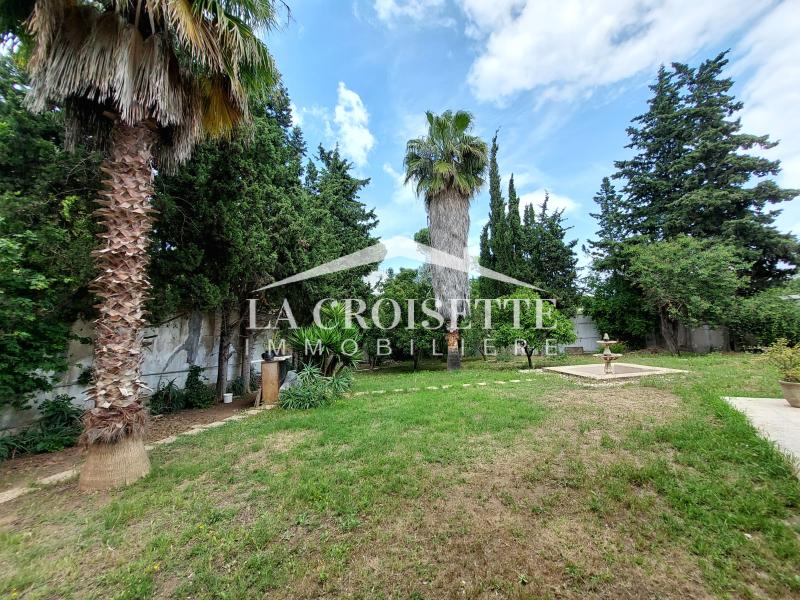 Un rez-de-chaussée de villa meublé S+3 à Gammarth Supérieur